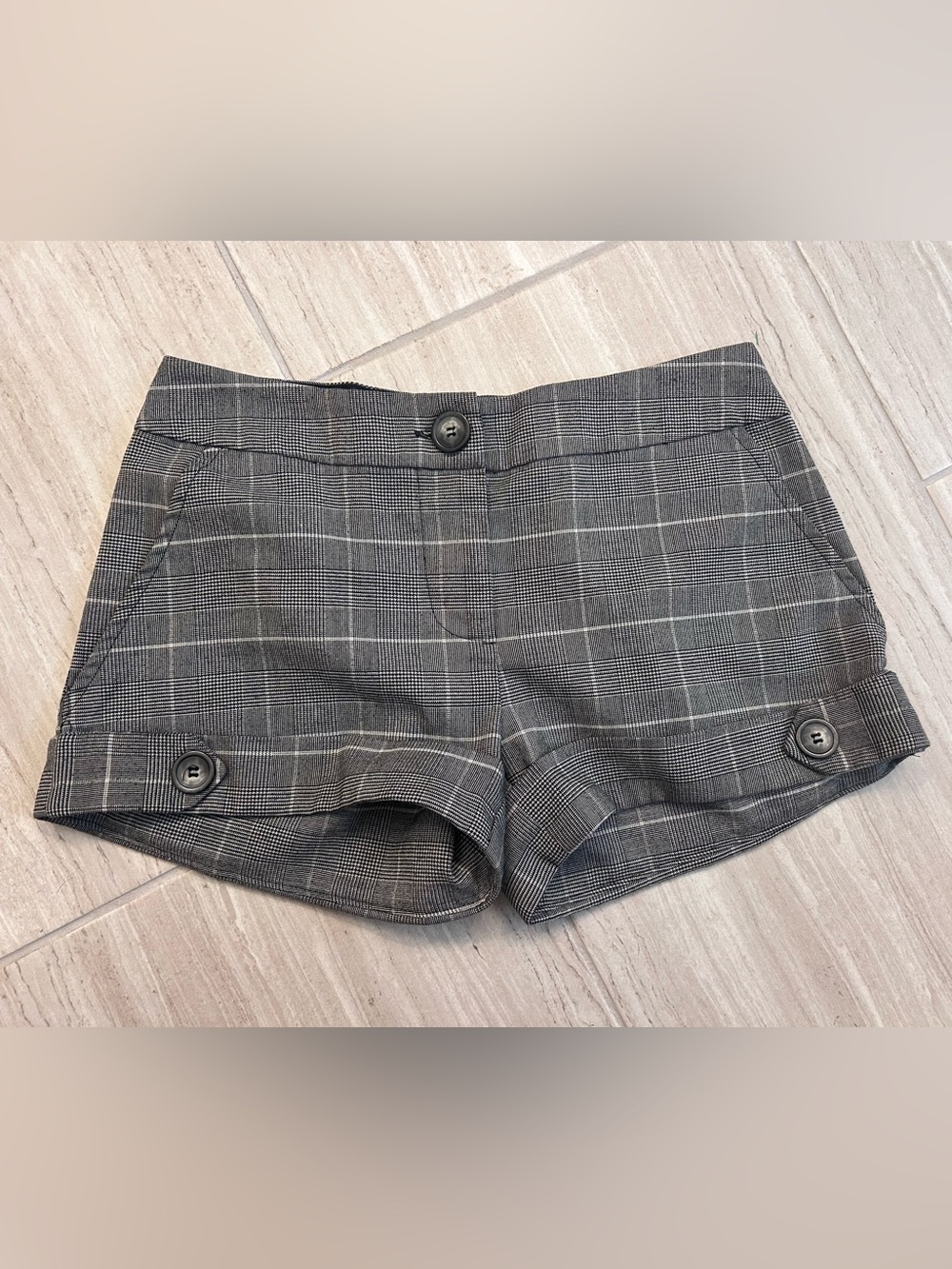 Xhilaration Gray Plaid High-Waist Tailored Shorts sz 3